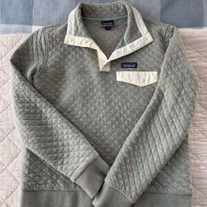 Patagonia Quilted Pullover in Sage Green